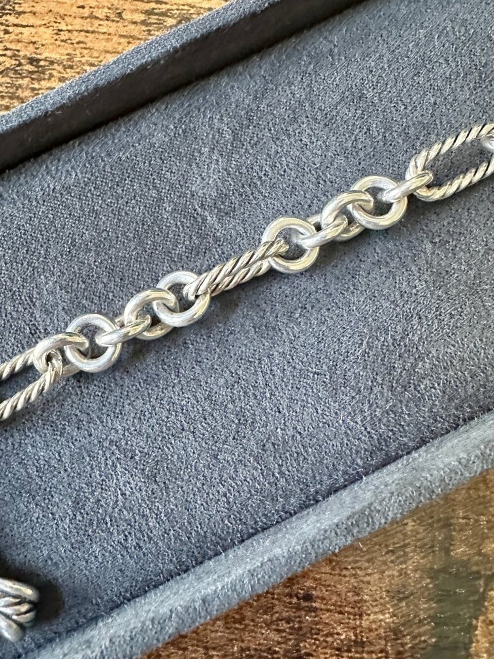David Yurman Figaro Bracelet w/ Bow in Sterling Silver & 18K Yellow Gold - Med - Picture 3 of 13